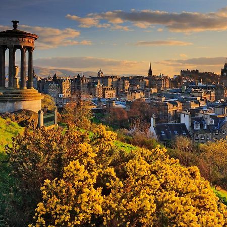 4-Bedroom Apartment Perfect For Families! Edinburgh Exterior photo